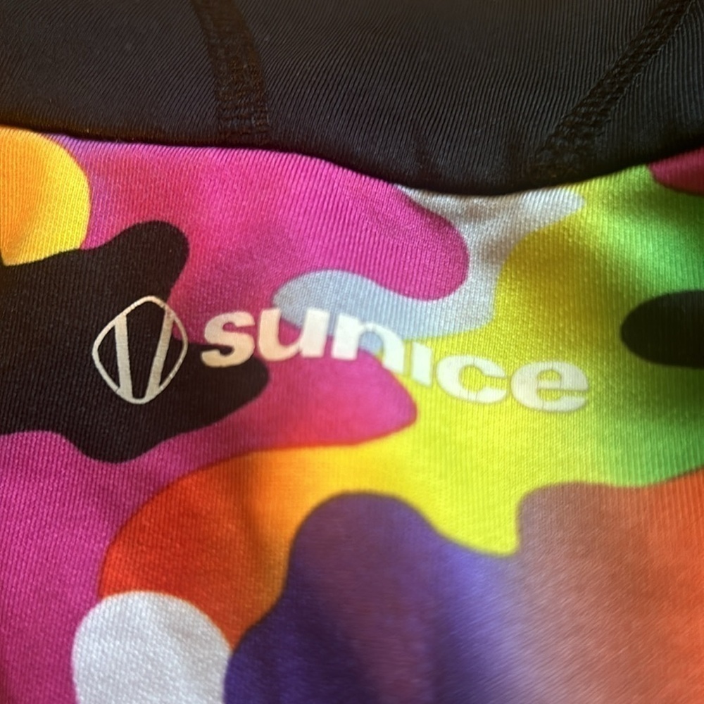 Sunice 1/4 Zip Performance Pullover - Colorful Size Medium - Picture 6 of 6